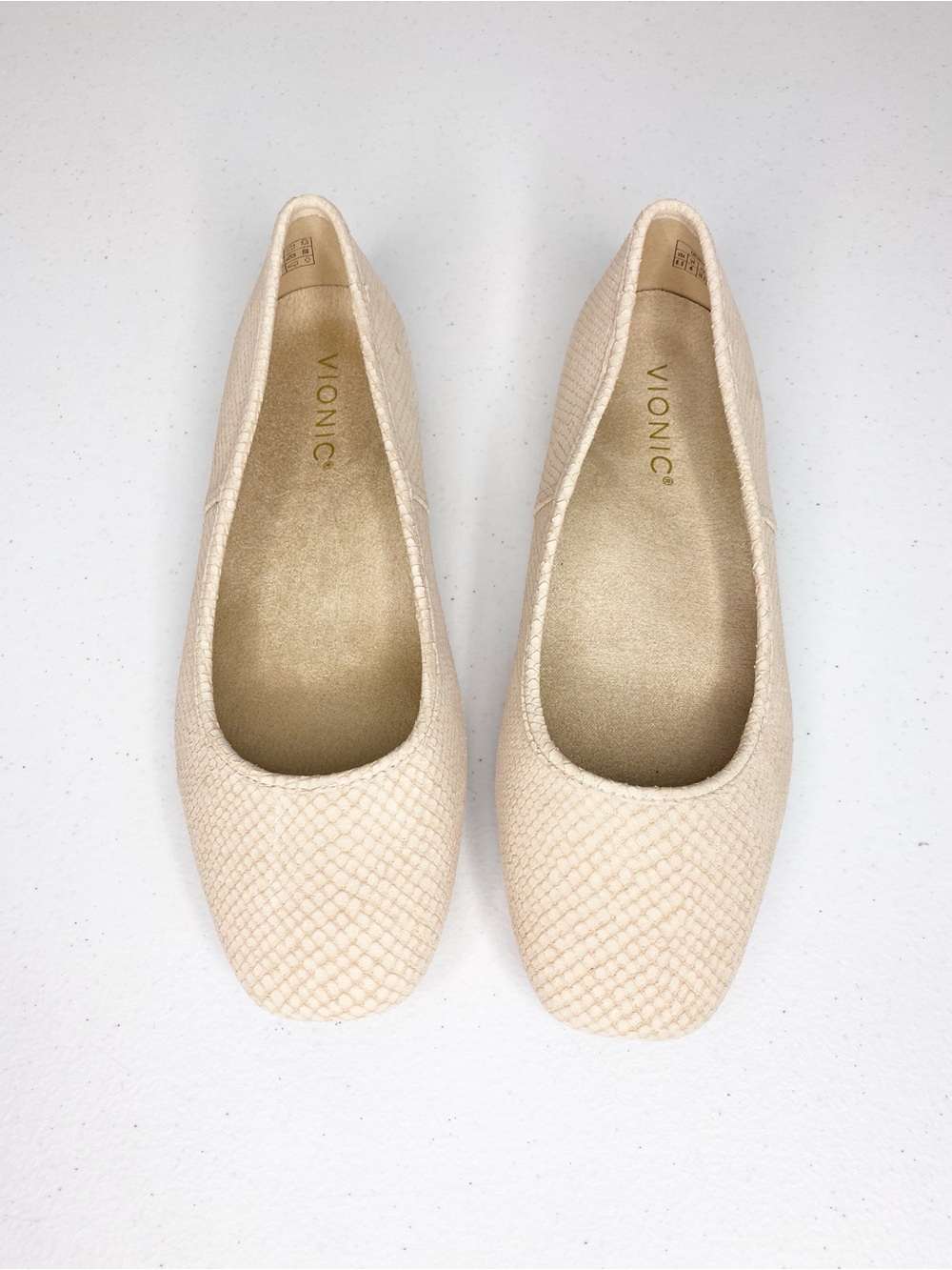 Vionic Orinda 2 Ballet Flats in Cameo Rose Nubuck Size 6.5 Wide NEW!